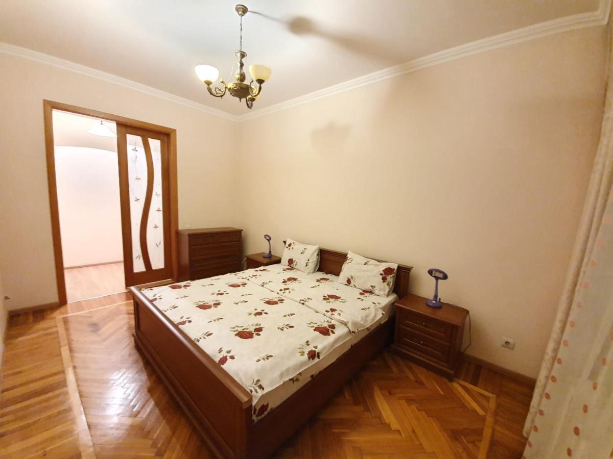Stefan Cel Mare Boulevard Ultracentral Apartments In The Center Κισινάου Εξωτερικό φωτογραφία